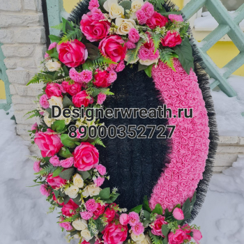 Брендовый венок 100 см - designerwreath.ru - г. Екатеринбург