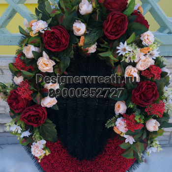 Брендовый венок 90 см - designerwreath.ru - г. Екатеринбург